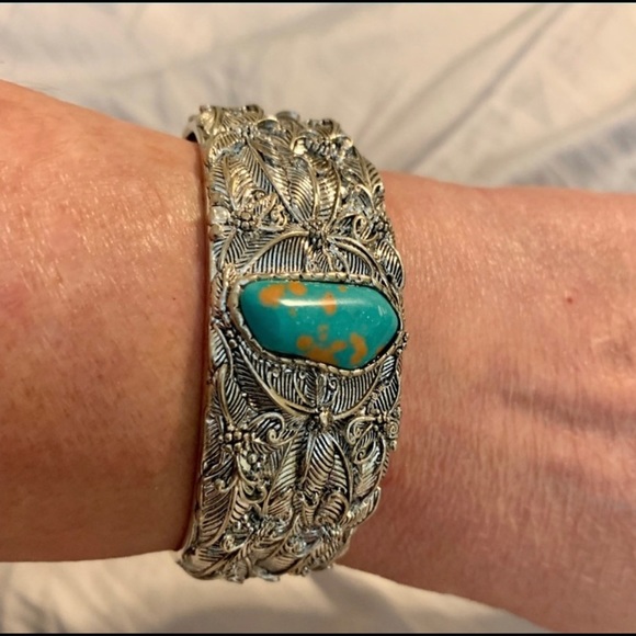 VINTAGE SILVER ARTIFICIAL TURQUOISE BANGLE - Picture 2 of 4
